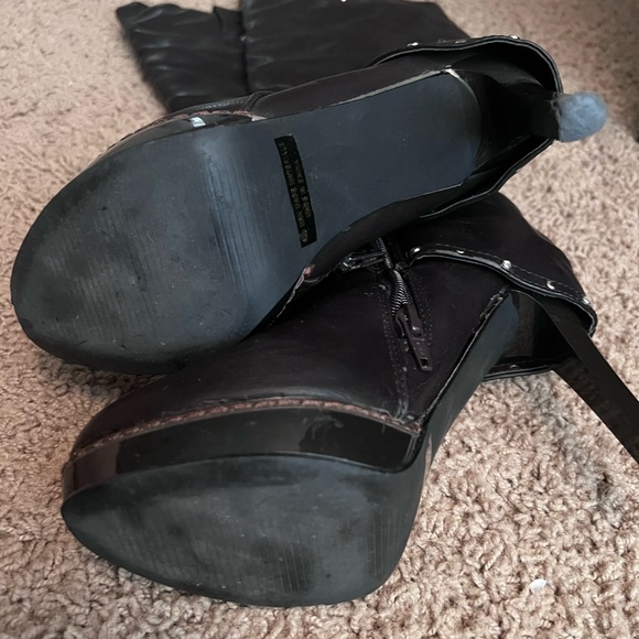 Knee high boots - Picture 2 of 3